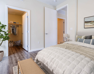 680 S Berendo St - Photo Thumbnail 21