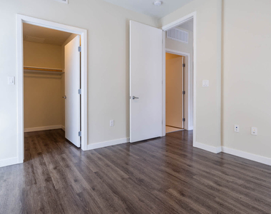 680 S Berendo St - Photo Thumbnail 50