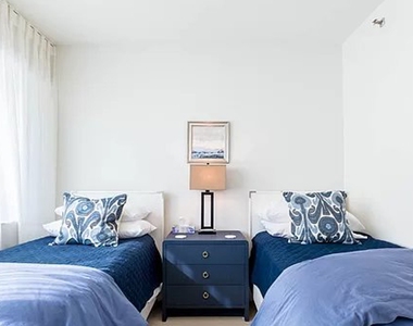 446 Kent Ave - Photo Thumbnail 6