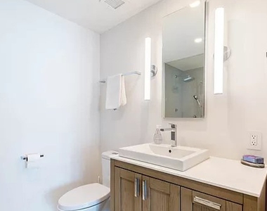 446 Kent Ave - Photo Thumbnail 4