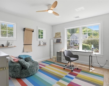 33 Howland Avenue - Photo Thumbnail 24