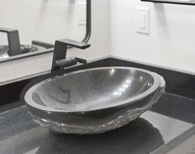 33 Howland Avenue - Photo Thumbnail 19