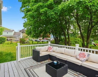 33 Howland Avenue - Photo Thumbnail 28