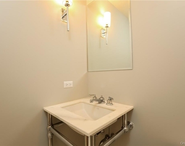 1 Renaissance Square - Photo Thumbnail 10