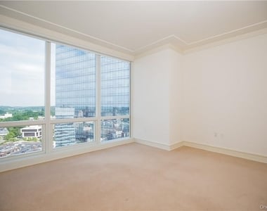 1 Renaissance Square - Photo Thumbnail 5