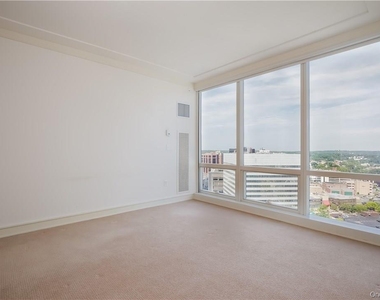 1 Renaissance Square - Photo Thumbnail 4