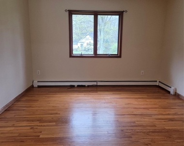193 Overhill Road - Photo Thumbnail 5