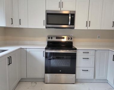 193 Overhill Road - Photo Thumbnail 3