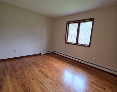 193 Overhill Road - Photo Thumbnail 4