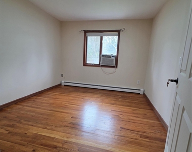 193 Overhill Road - Photo Thumbnail 8