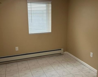 315 Cedar Court - Photo Thumbnail 8