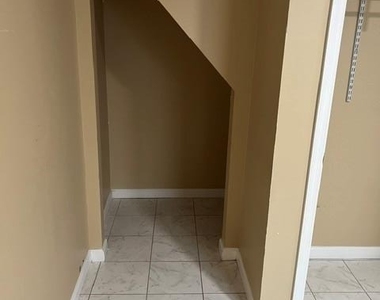 315 Cedar Court - Photo Thumbnail 12