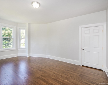 114 Sea Cliff Avenue - Photo Thumbnail 6