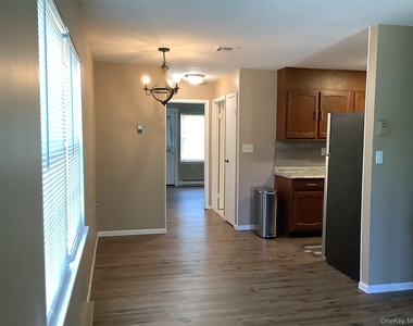201 Newcastle Court - Photo Thumbnail 4