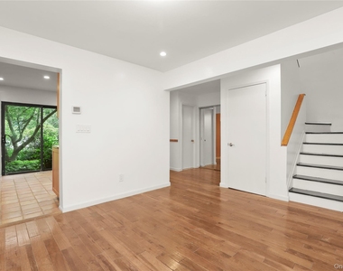 41 Rambling Brook Road - Photo Thumbnail 2