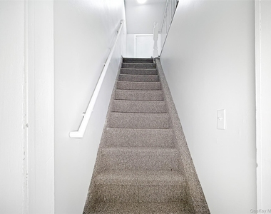 7 King Street - Photo Thumbnail 14