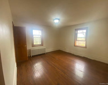 72 N Liberty Drive - Photo Thumbnail 2