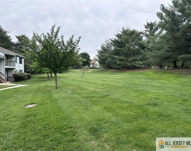48 Crabapple Lane - Photo Thumbnail 9