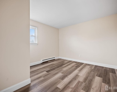 175 Buckelew Avenue - Photo Thumbnail 16