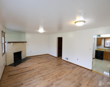 3-1 Jefferson Drive - Photo Thumbnail 3