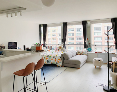 300 E 33rd Street - Photo Thumbnail 1