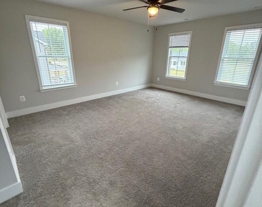 43 Lee Street - Photo Thumbnail 15