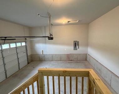43 Lee Street - Photo Thumbnail 16