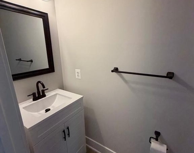 43 Lee Street - Photo Thumbnail 4