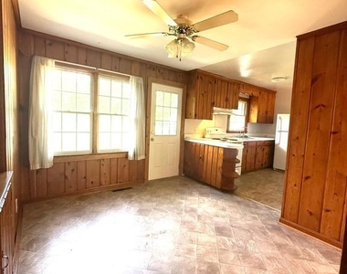 1523 Courthouse Road - Photo Thumbnail 4
