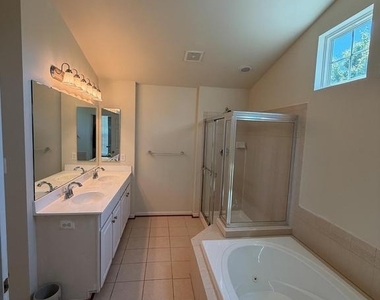 12489 Pfitzner Court - Photo Thumbnail 23