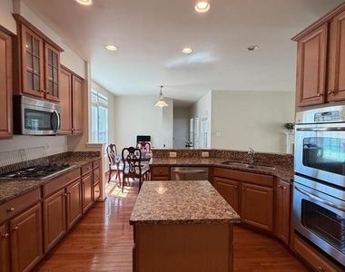 12489 Pfitzner Court - Photo Thumbnail 6