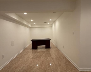 12489 Pfitzner Court - Photo Thumbnail 11