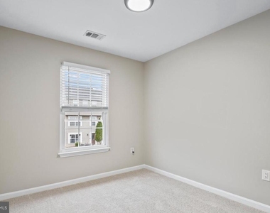 328 Moseby Court - Photo Thumbnail 19