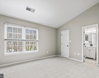 328 Moseby Court - Photo Thumbnail 14