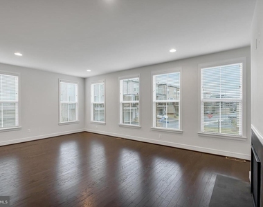 42281 Belgrave Gardens - Photo Thumbnail 15