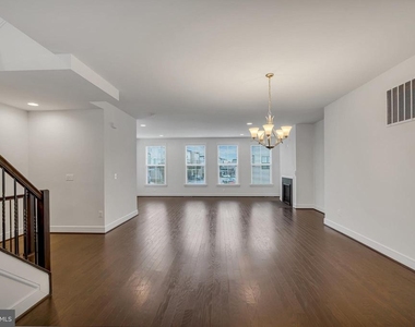 42281 Belgrave Gardens - Photo Thumbnail 2