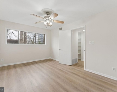 7704 Donnybrook Court - Photo Thumbnail 15