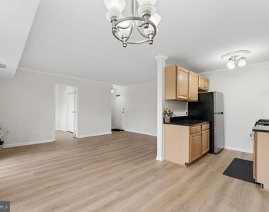 7704 Donnybrook Court - Photo Thumbnail 9