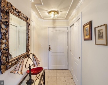 901 N Monroe Street - Photo Thumbnail 2