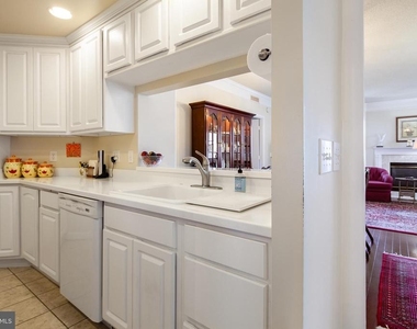 901 N Monroe Street - Photo Thumbnail 8