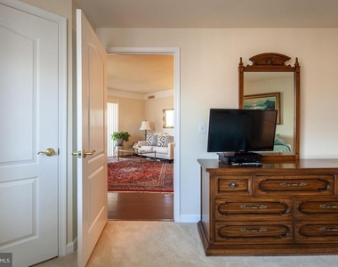 901 N Monroe Street - Photo Thumbnail 15