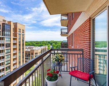 901 N Monroe Street - Photo Thumbnail 30