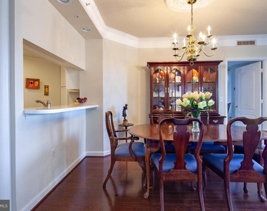901 N Monroe Street - Photo Thumbnail 9