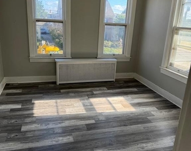 1704 W Market Street - Photo Thumbnail 1