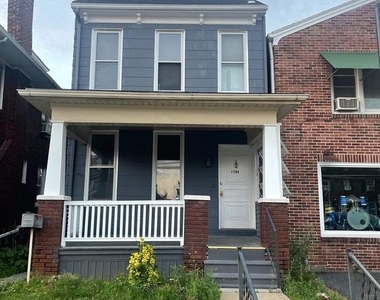 1704 W Market Street - Photo Thumbnail 9