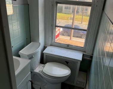 1704 W Market Street - Photo Thumbnail 8