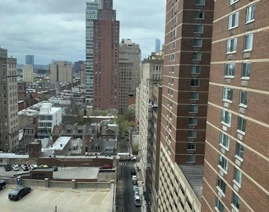 1420 Locust Street - Photo Thumbnail 8