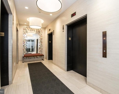 1420 Locust Street - Photo Thumbnail 5