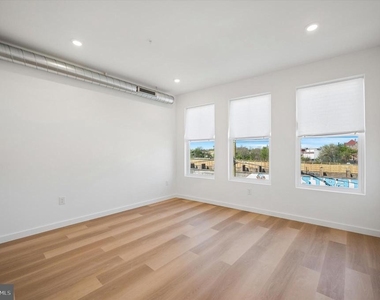 2032 E Lehigh Avenue - Photo Thumbnail 9
