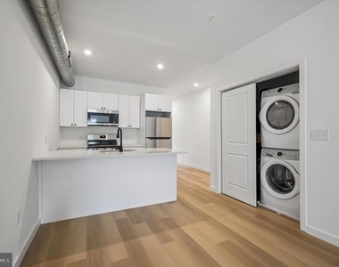 2032 E Lehigh Avenue - Photo Thumbnail 5